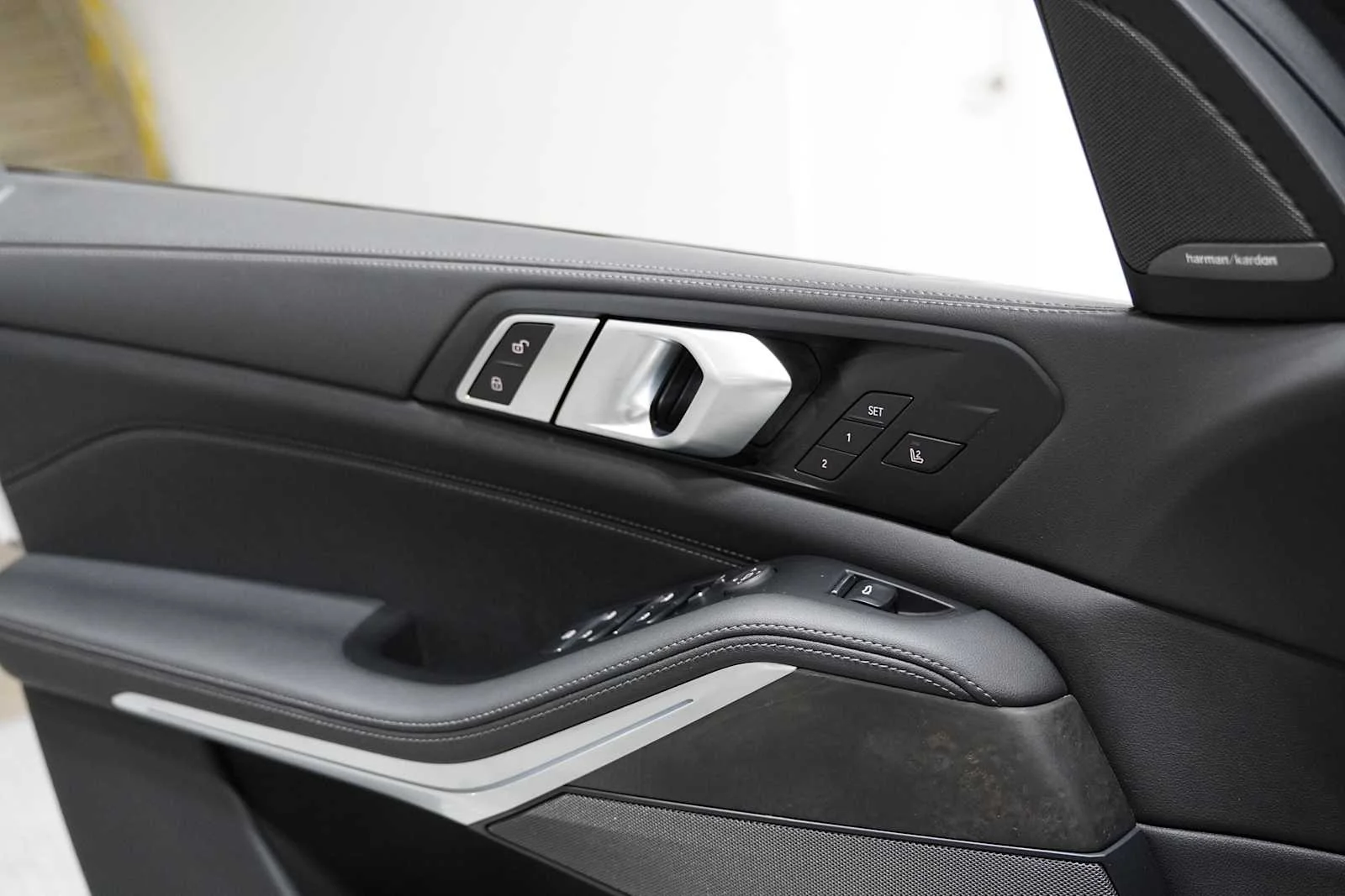 Certified Used 2024 Alpine White BMW xDrive40i image 19