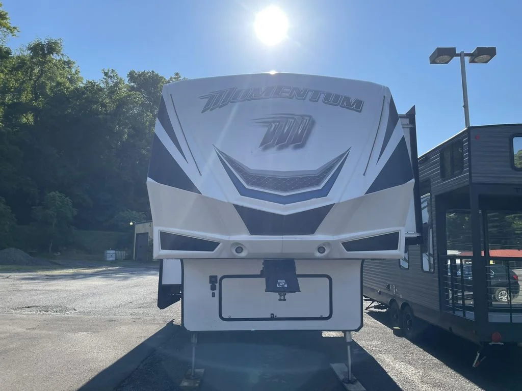 Used 2016  Grand Design Toy Hauler image 2