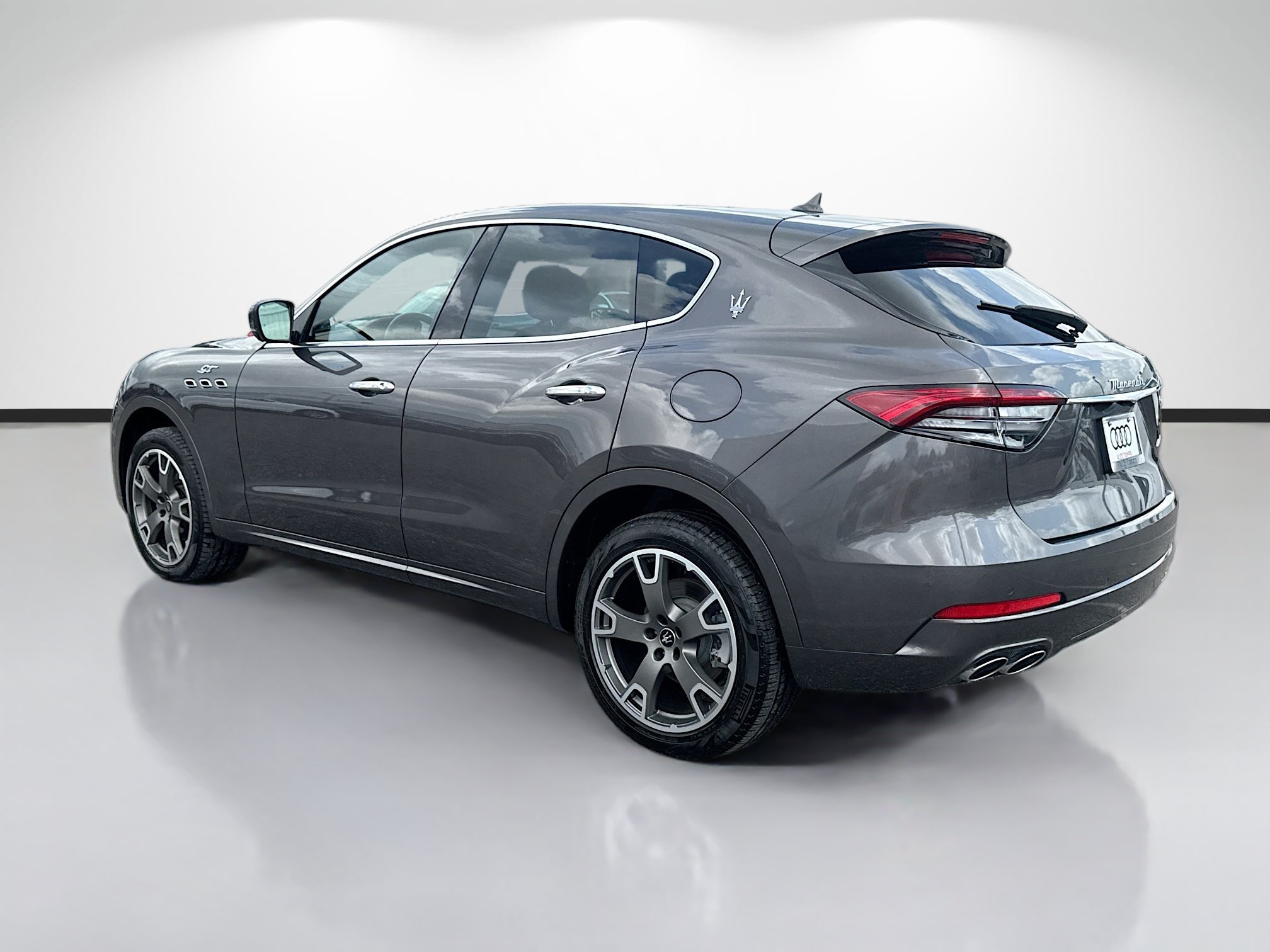 Used 2023 Grigio Maratea Metallic Maserati GT image 5