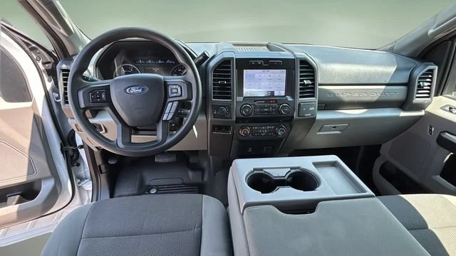 Used 2020 White Ford XL image 18