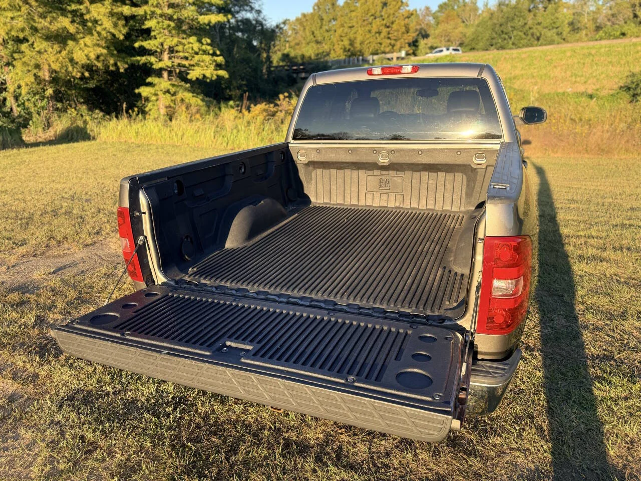 Used 2013 Pewter Chevrolet LT 4x4 4dr Crew Cab 5.8 ft. SB image 9