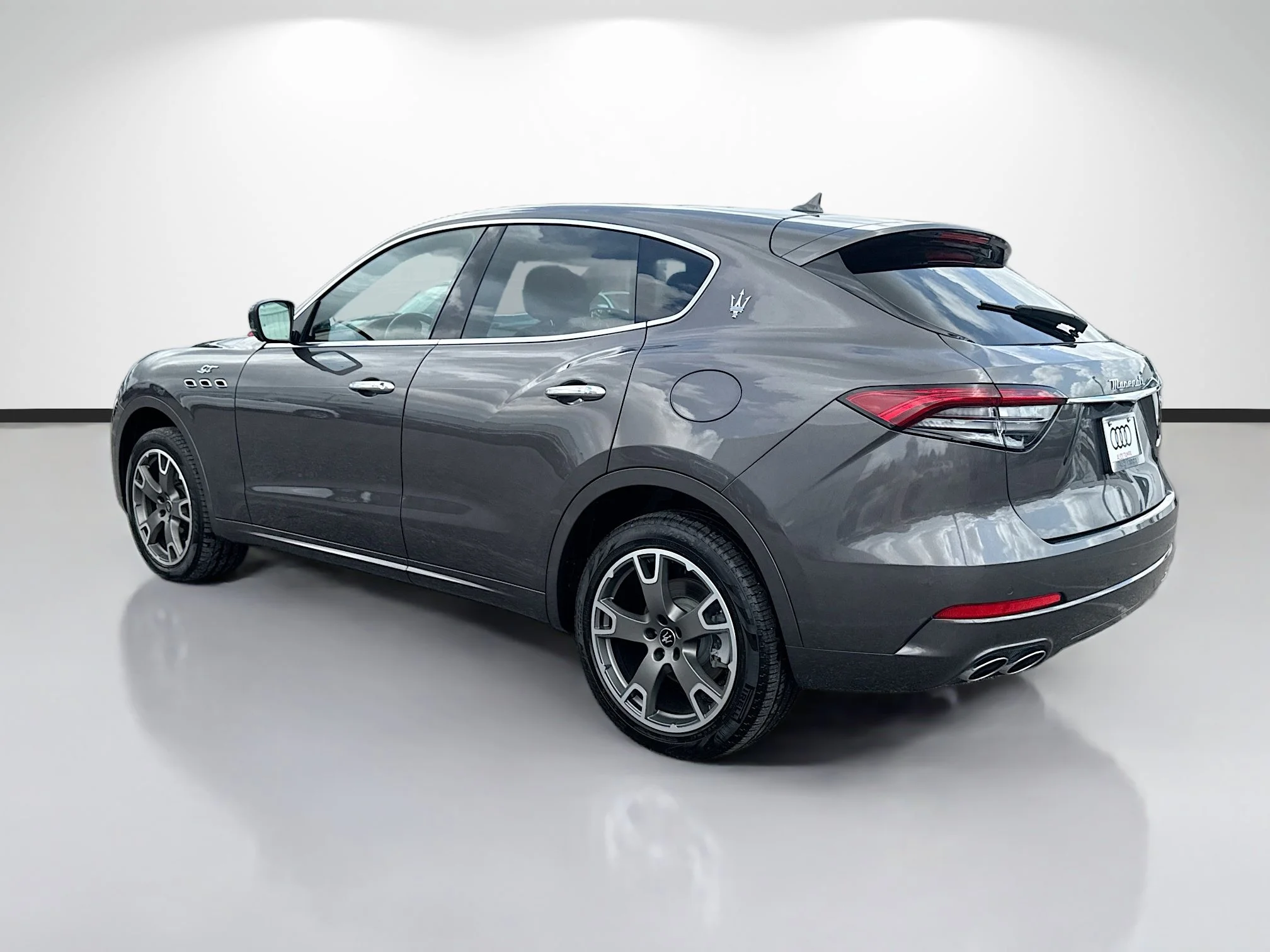 Used 2023 Grigio Maratea Metallic Maserati GT image 5