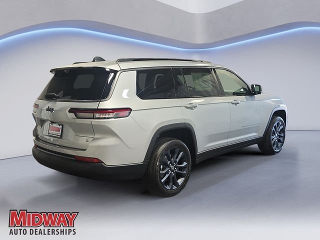 New 2026 Silver Zynith Exterior Paint Jeep Limited image 5