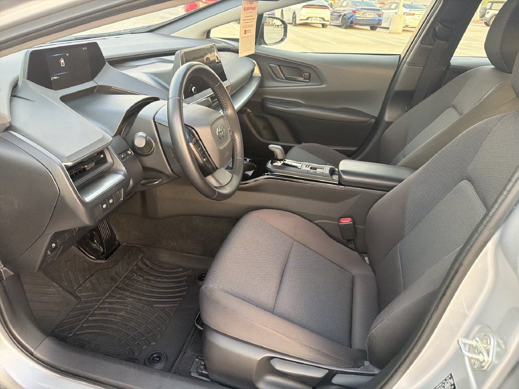 Used 2025  Toyota LE image 25