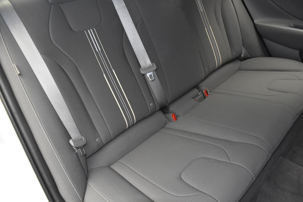 Used 2024 White Hyundai SEL image 27