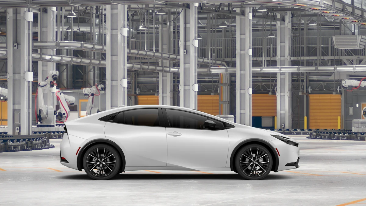 New 2027 Wind Chill Pearl Toyota XLE image 12