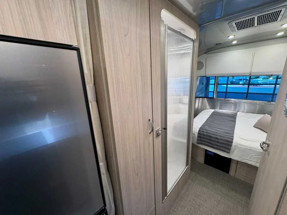 New 2027 SILVER AIRSTREAM  image 19