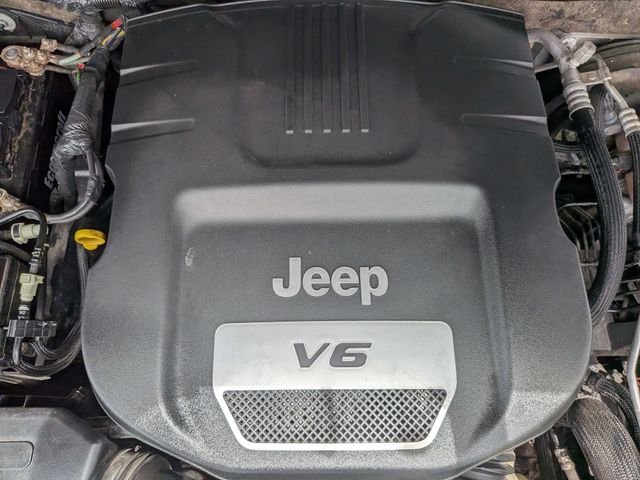 Used 2017 Black Jeep Unlimited Sahara image 12