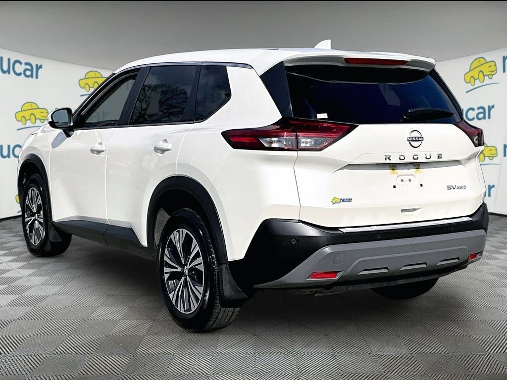 Used 2023 White Nissan SV image 4