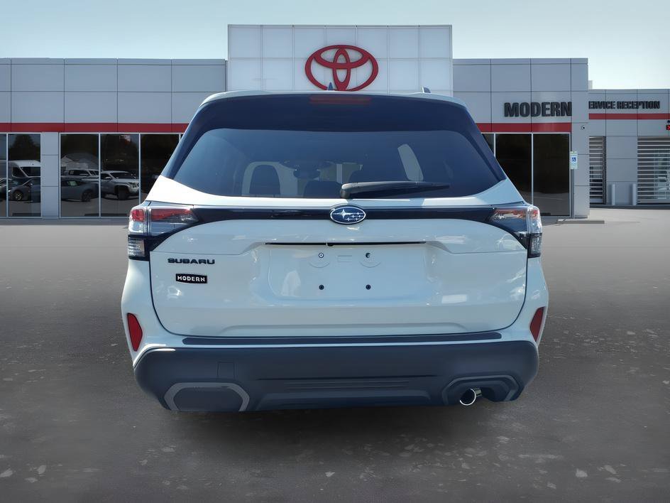 Used 2025 Crystal White Pearl Subaru Limited image 4