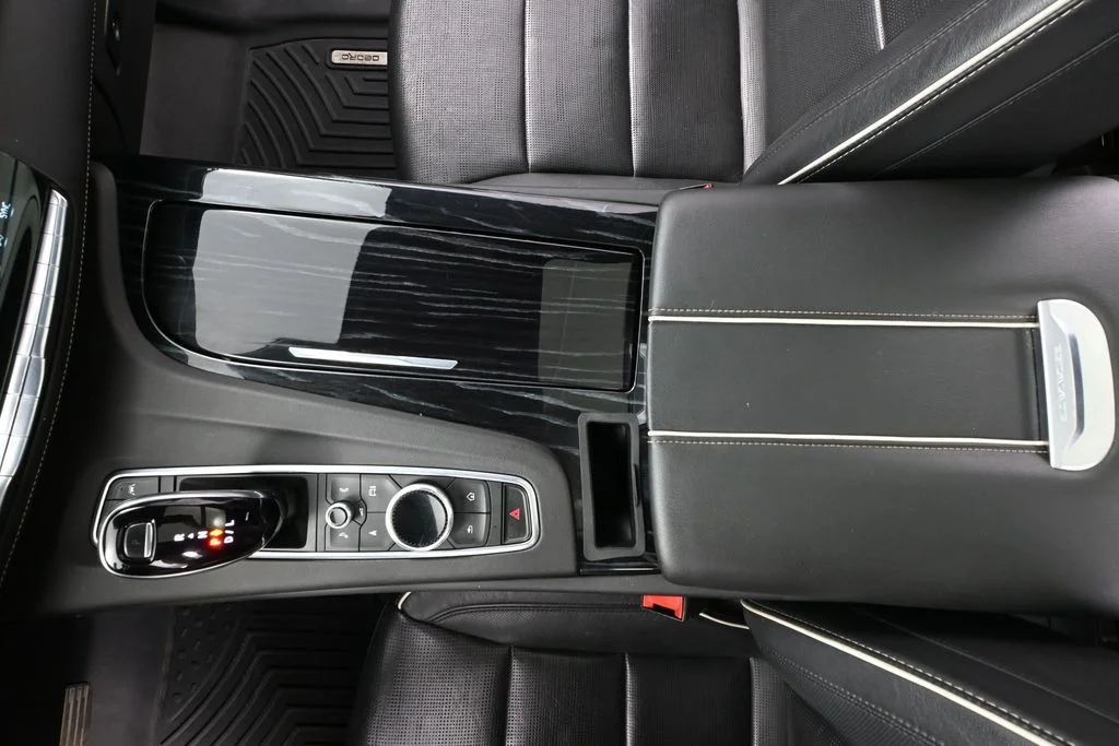 Used 2021 White Cadillac Sport image 39