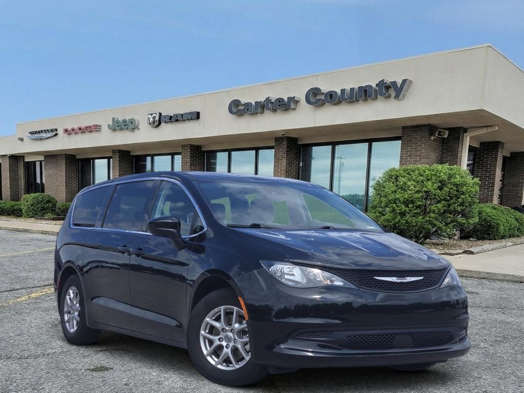 2024 Chrysler Voyager LX's photo