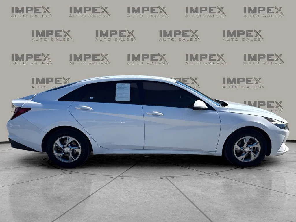 Used 2021 Gray Hyundai SE image 6