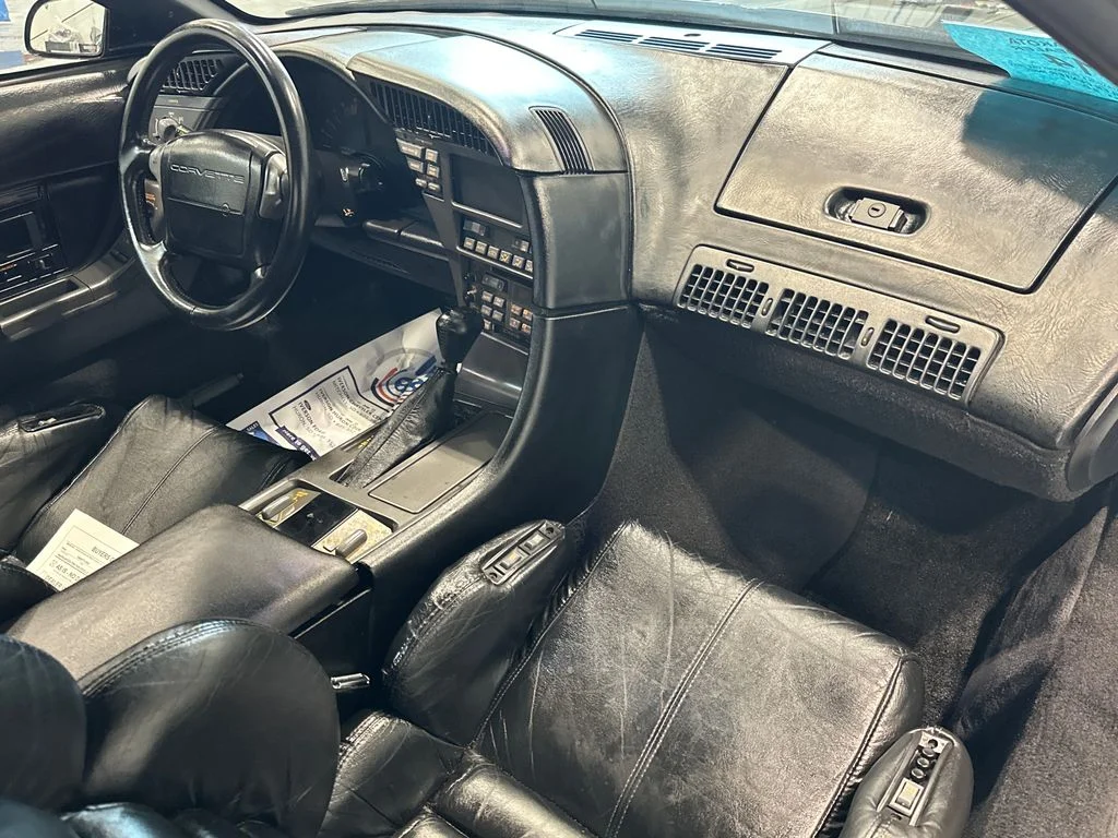 Used 1990 Black Chevrolet Base image 22