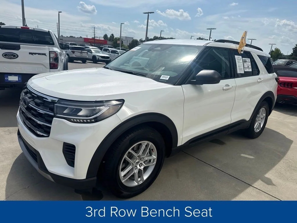 Certified Used 2026 Star White Ford Active image 3