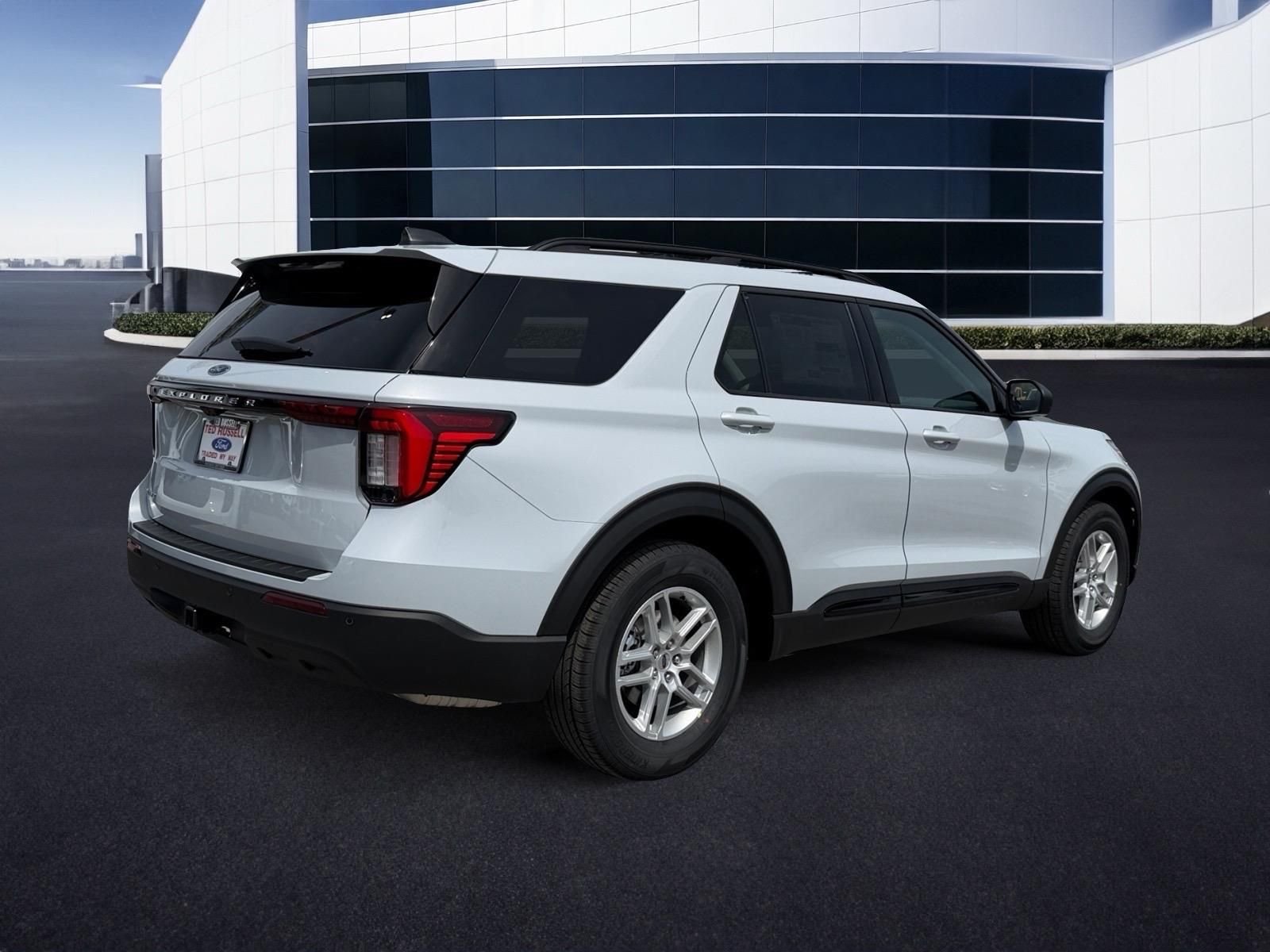 New 2026 Space White Metallic Ford Active image 4