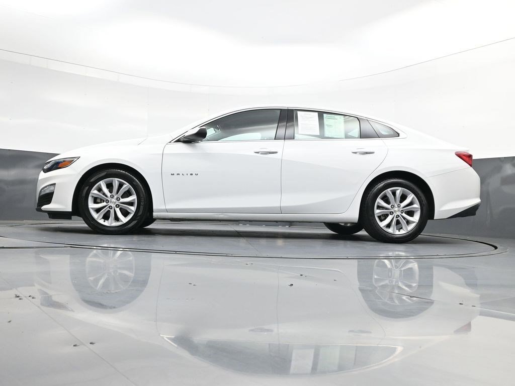 Used 2024 Summit White Chevrolet LT image 32