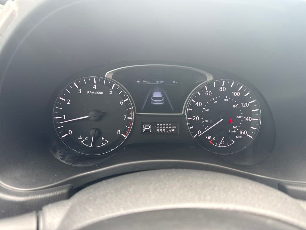 Used 2013 Silver Nissan SV image 15