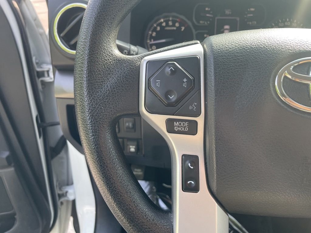 Used 2020 White Toyota SR5 image 23
