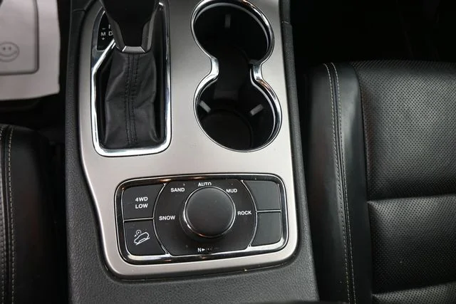 Used 2021 White Jeep Limited image 32