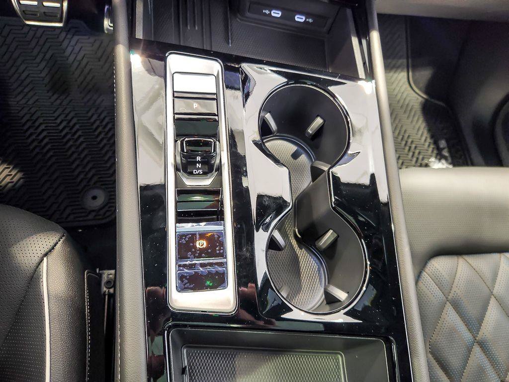 New 2026 Deep Black Pearl Volkswagen SEL Premium R-Line image 17