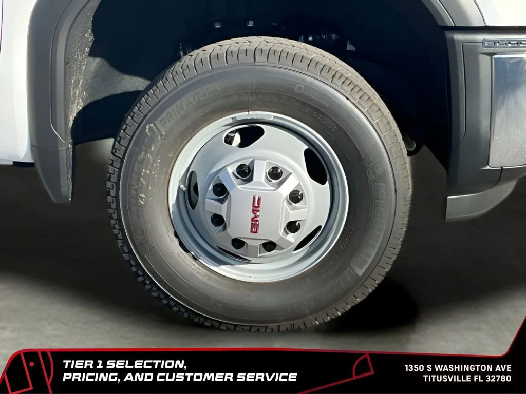 New 2026 Summit White GMC Pro image 40