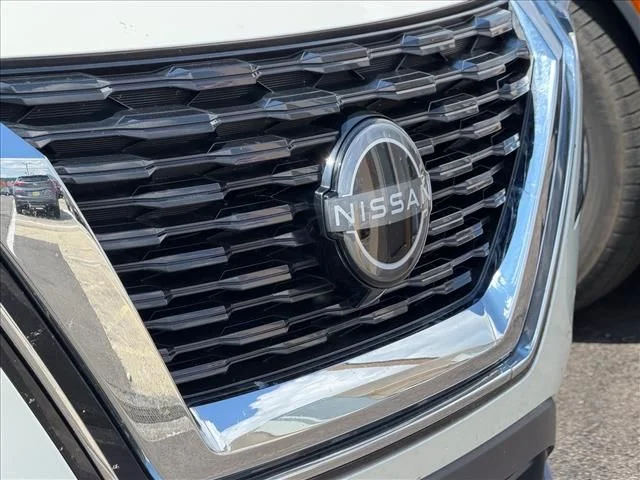 Used 2023 White Nissan SV image 8
