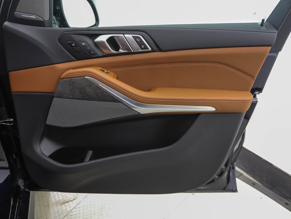 New 2026 Carbon Black Metallic BMW xDrive40i image 29