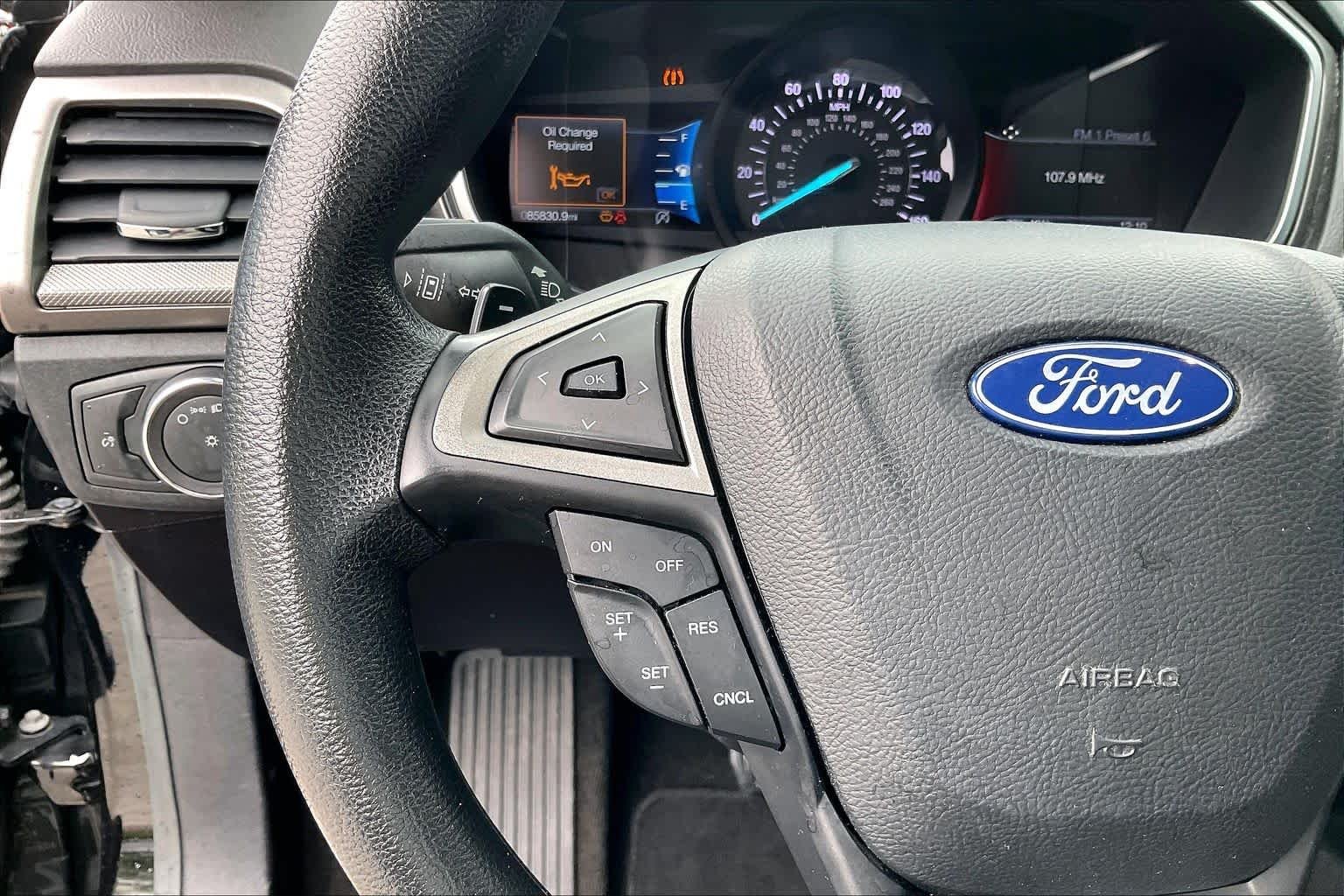 Used 2019 Agate Black Ford SE image 23