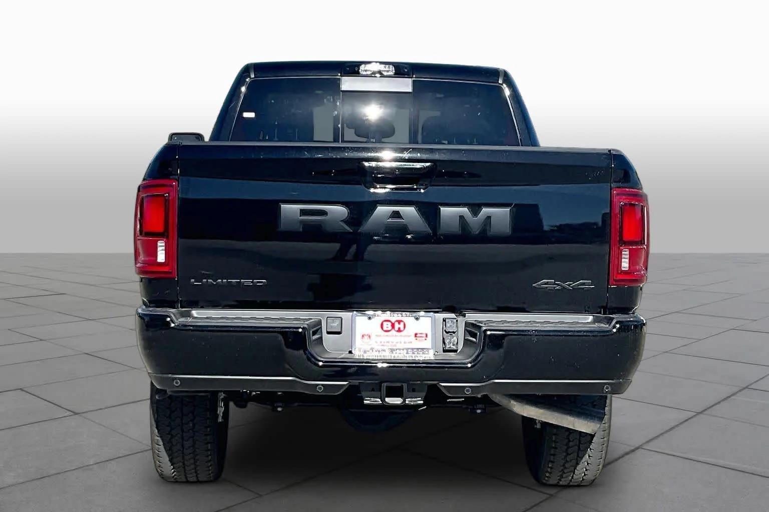New 2026 Diamond Black Crystal Pearl-Coat Exterior Paint RAM Limited image 5