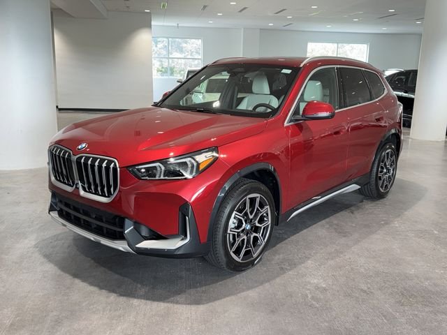 New 2026 Vegas Red Metallic BMW xDrive28i image 3