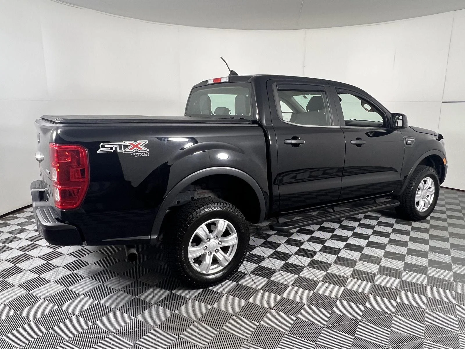 Used 2020 Shadow Black Ford XL image 10