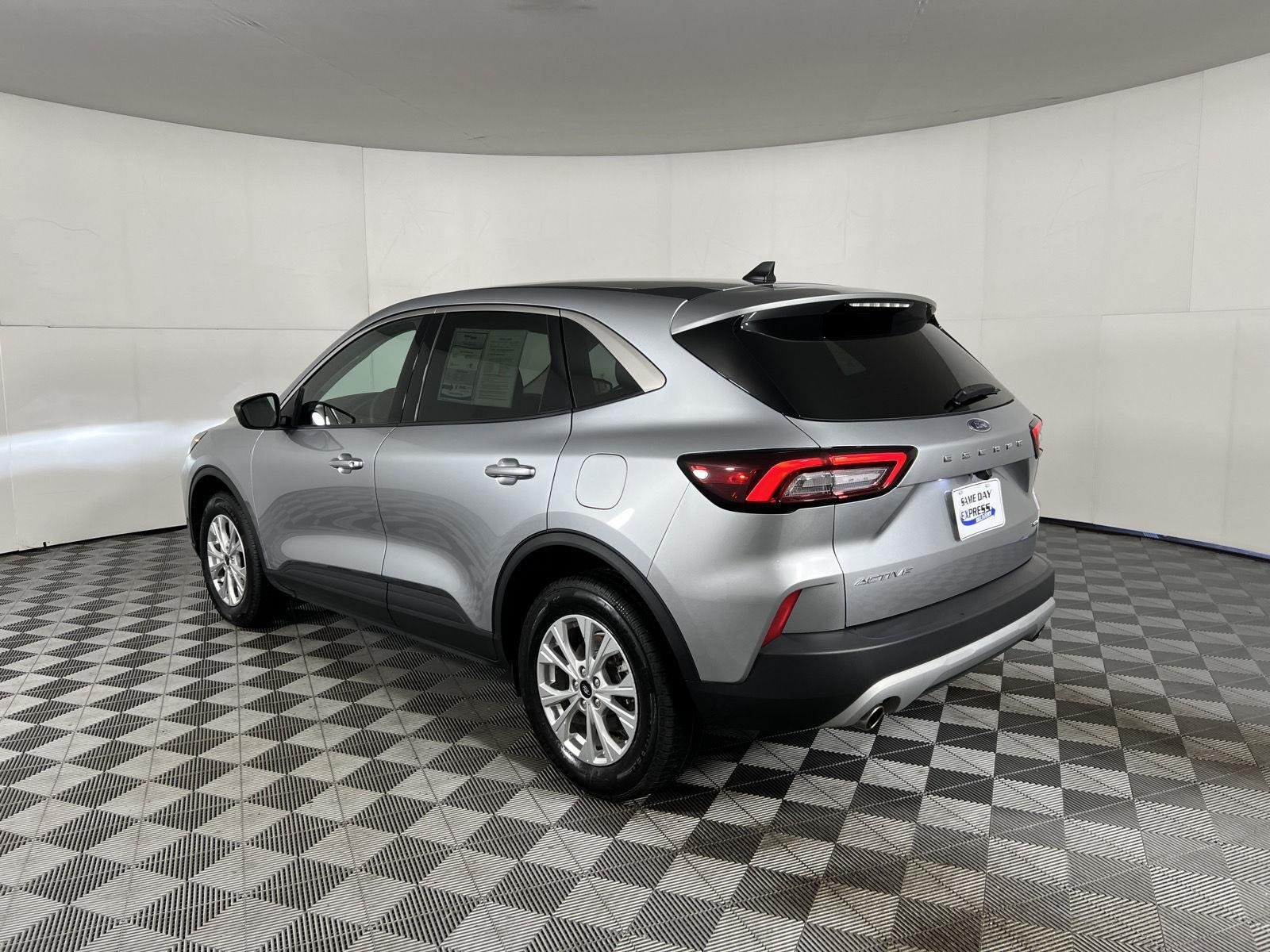 Used 2023 Iconic Silver Ford Active image 5