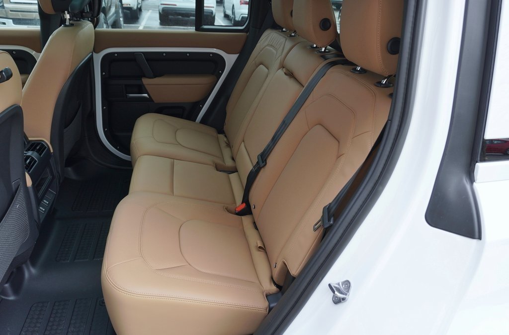 2026 LAND ROVER DEFENDER - Image 29