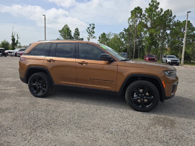 New 2026 Copper Shino Metallic Clear-Coat Exterior Paint Jeep Limited image 2