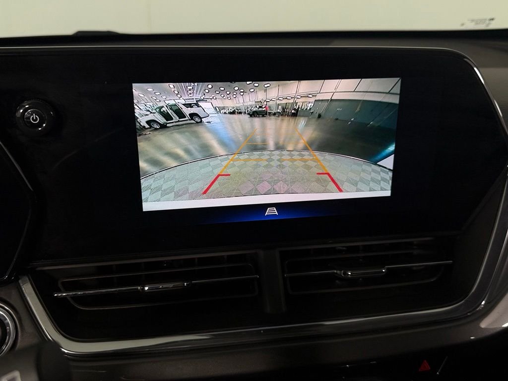 Certified Used 2025 White Chevrolet ACTIV image 19