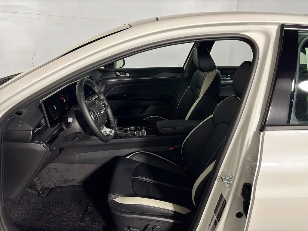 New 2026 Snow White Pearl Kia GT-Line AWD image 11