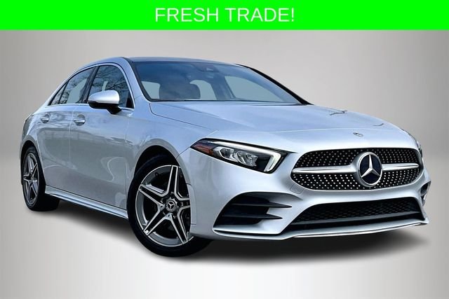 2022 Mercedes-Benz A-Class A220's photo