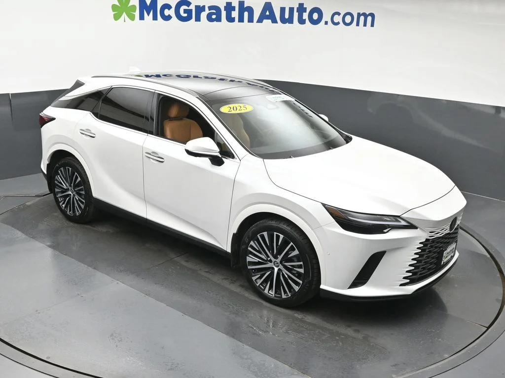 Used 2025 White Lexus 350 Premium Plus image 3