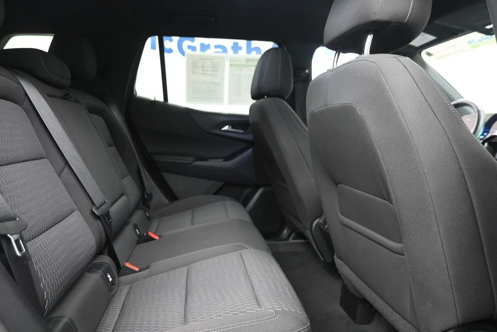 Used 2025 White Chevrolet LT image 11