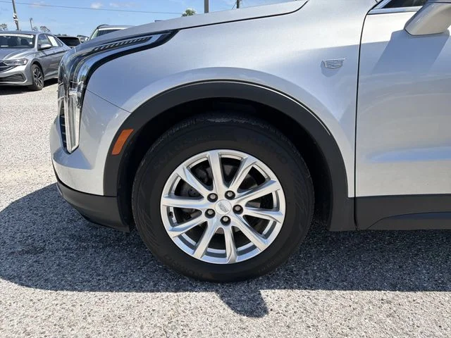 Used 2019 Silver Cadillac Luxury image 30