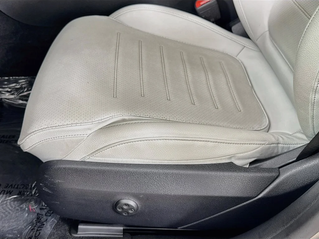 Used 2022 Silver Mercedes-Benz C 300 image 19