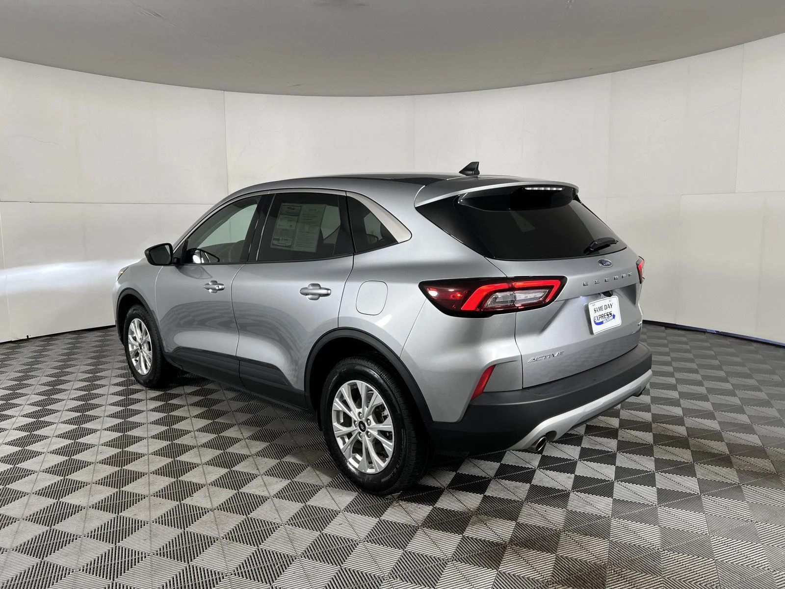Used 2023 Iconic Silver Ford Active image 5