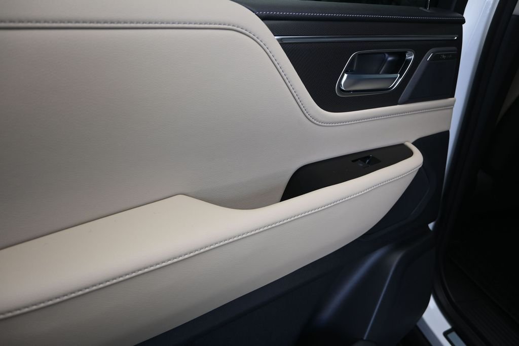 New 2026 RADIANT WHITE INFINITI Pure 2WD image 15
