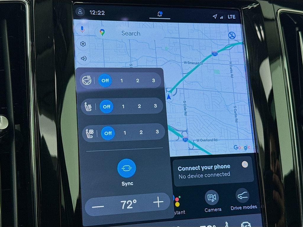 Used 2023 Silver Volvo B5 Ultimate Bright Theme image 17