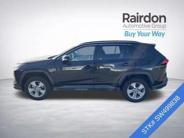 Used 2025 Midnight Black Metallic Toyota XLE image 4