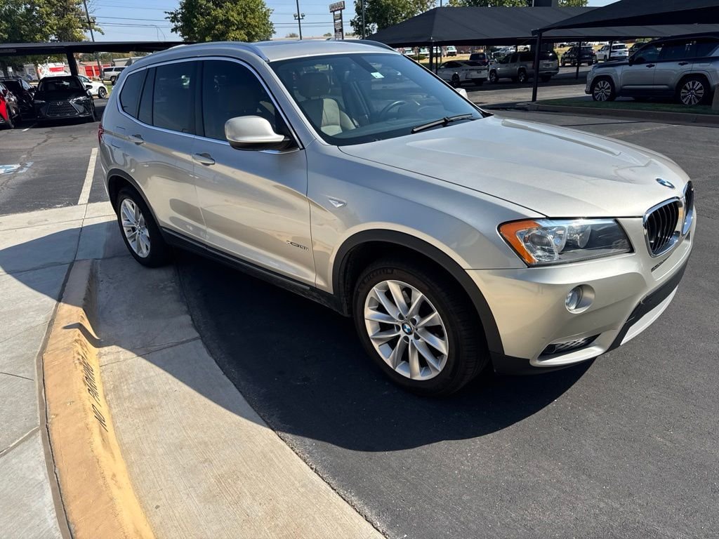 Used 2013 Silver BMW xDrive28i image 2