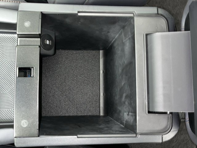 Used 2025 Carbonized Gray Ford Active image 34