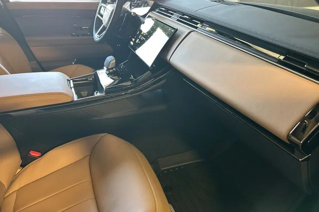 New 2026 Varesine Blue Land Rover SE image 15