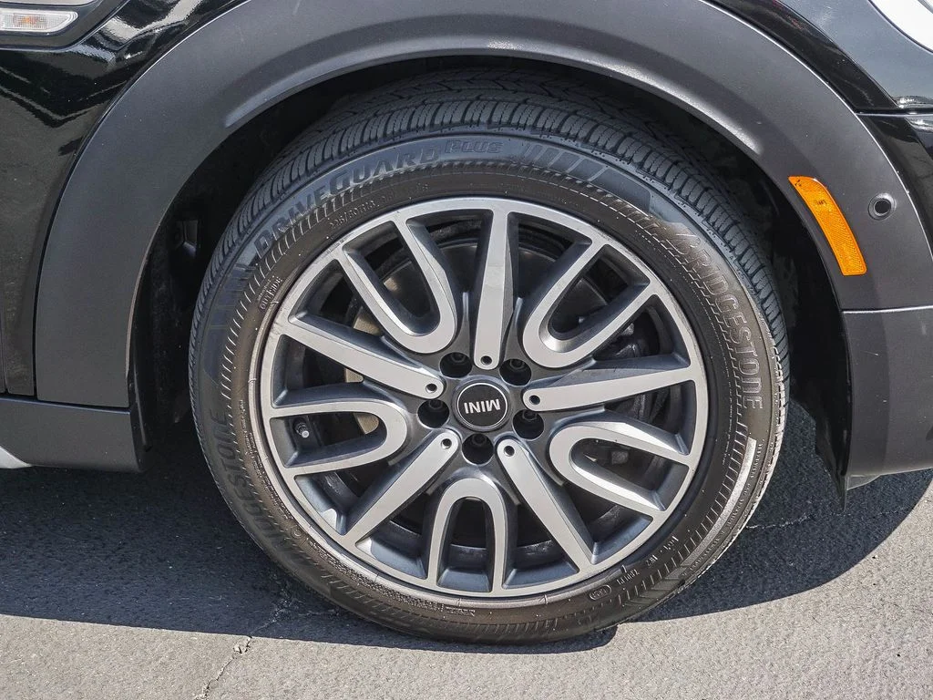 Used 2017 Black MINI Base image 9